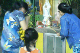 Thờ Phật trong bệnh viện